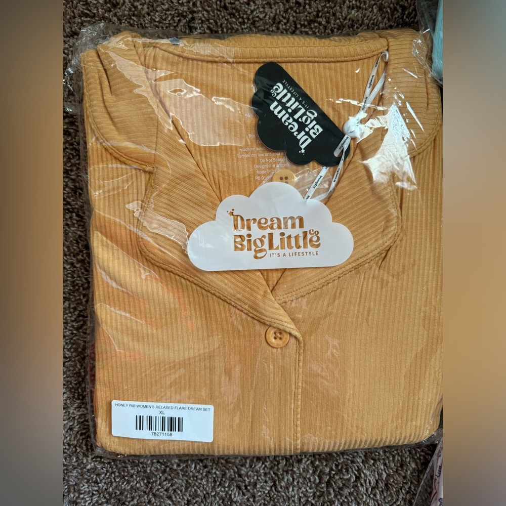 Dream big little co women’s pajama set